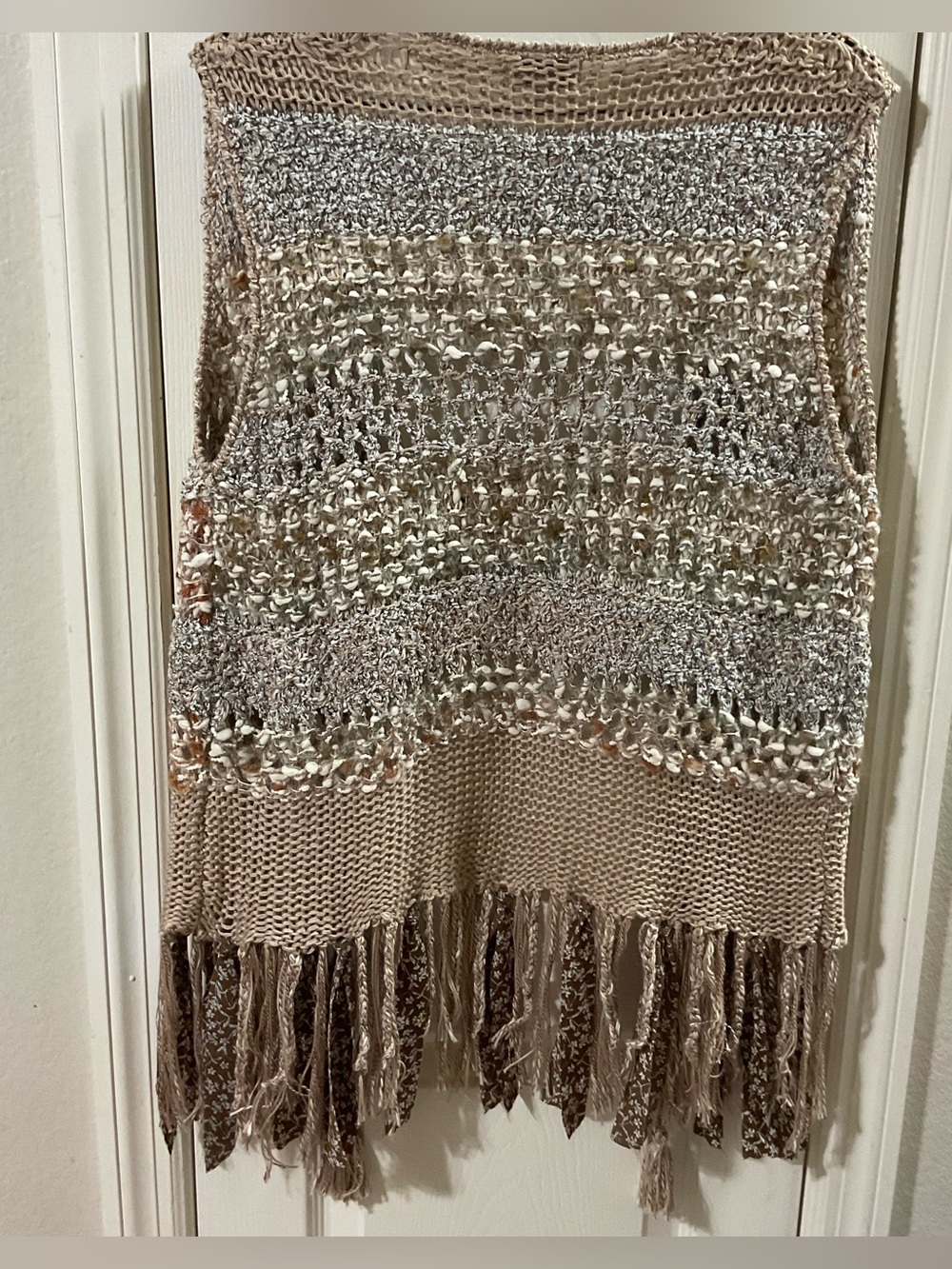 Multiples Open Knit Fringe Vest Boho Crochet Sleeveless size Small boho festival - Picture 6 of 15